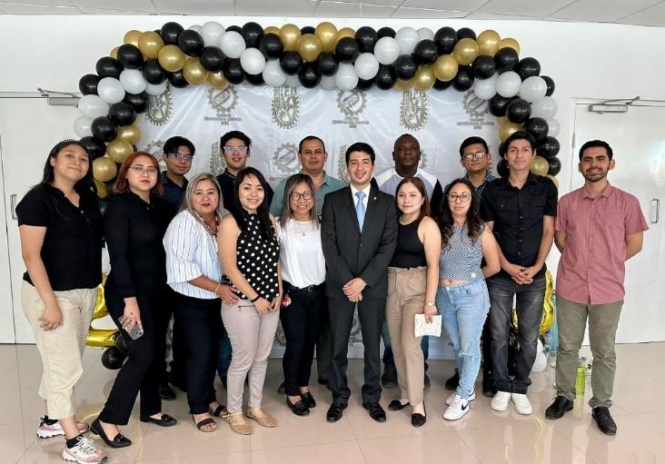 Imagen del personal del laboratorio